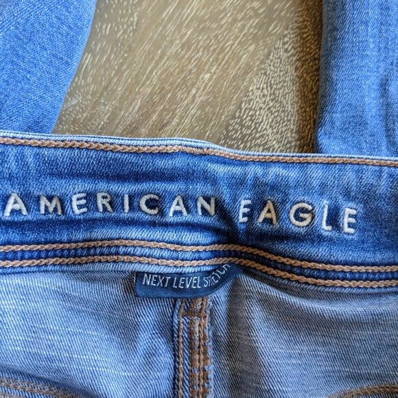 American Eagle Light Wash Denim Kick Boot Stretch Distressed Jeans, Size 6 Long - Picture 4 of 8